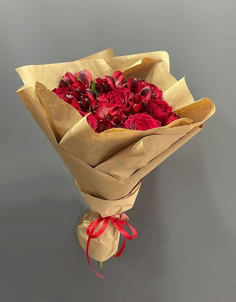 Букет цветов из: Альстромерии и Розы в Мраково Кугарчинский район