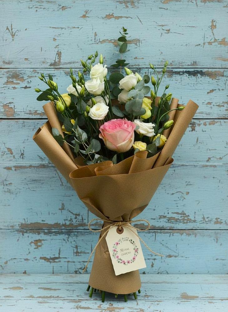 Букет цветов из: Розы и Лизиантусы в Мраково Кугарчинский район