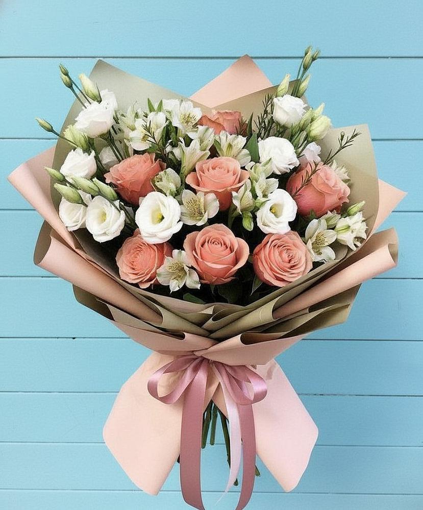 Букет цветов из: Розы, Альстромерии и Лизиантусы в Мраково Кугарчинский район