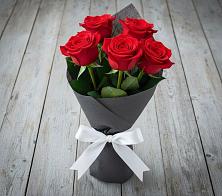 Букет 5 Красных роз Эдлесс Лав в Мраково Кугарчинский район