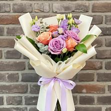 Букет цветов из:  Лизиантусы и Розы в Мраково Кугарчинский район