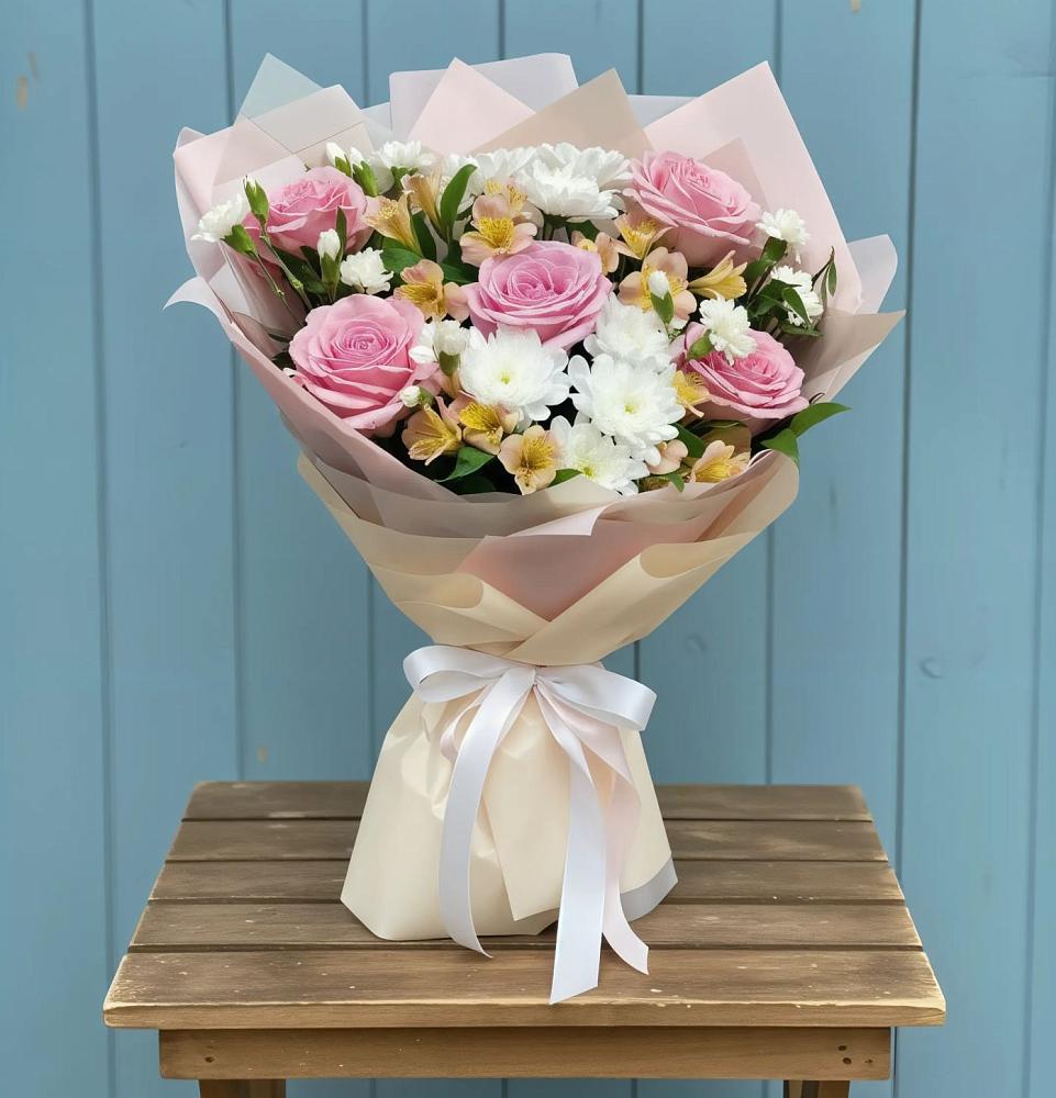 Букет цветов из: Гвоздики, Орхидеи и Розы в Мраково Кугарчинский район