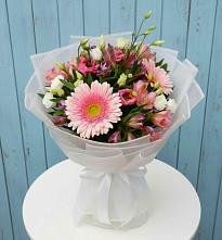 Букет цветов из:  Герберы, Альстромерии и Лизиантусы в Мраково Кугарчинский район